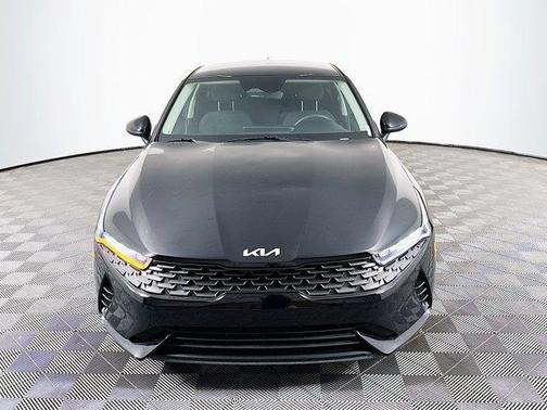 Ebony Black 2022 Kia K5 LXS