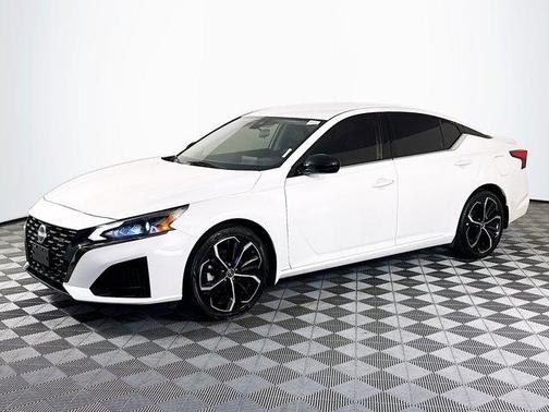 White 2023 Nissan Altima 2.5 SR