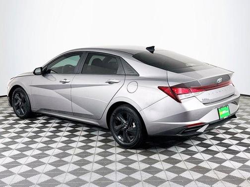 Metal 2023 Hyundai ELANTRA SEL