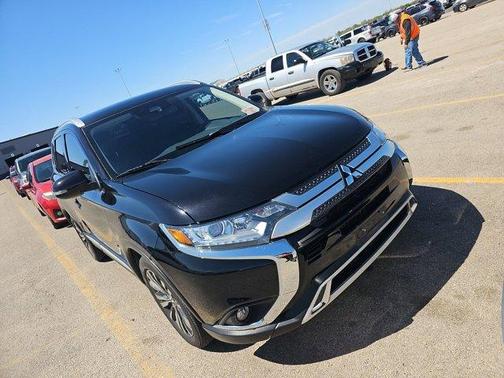 2020 Mitsubishi Outlander LE