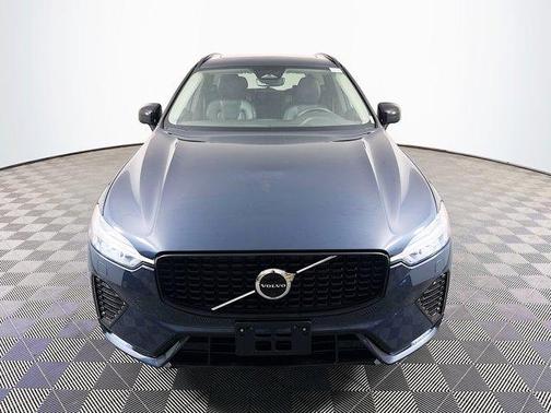 2023 Volvo XC60 B5 Plus Dark Theme