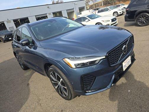 2023 Volvo XC60 B5 Plus Dark Theme