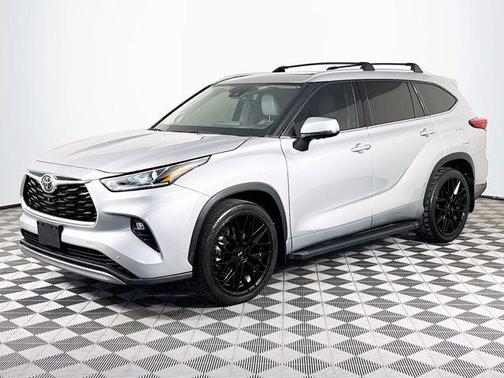 2022 Toyota Highlander Platinum