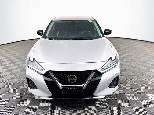 Brilliant Silver Metallic 2022 Nissan Maxima SV