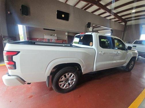 Glacier White 2023 Nissan Frontier SV