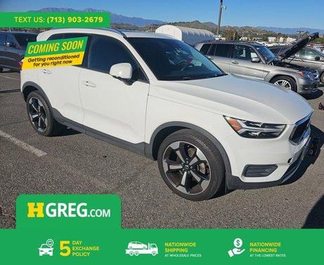 2020 Volvo XC40 T5 Momentum