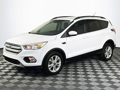 Oxford White 2018 Ford Escape SE