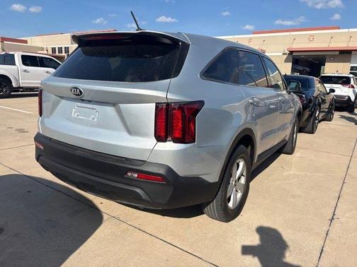 Sparkling Silver 2021 Kia Sorento LX