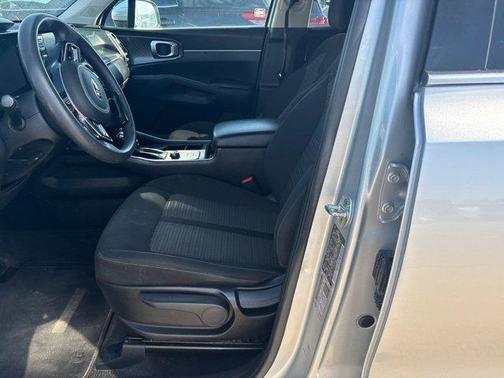 Sparkling Silver 2021 Kia Sorento LX