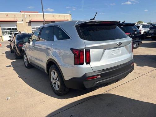 Sparkling Silver 2021 Kia Sorento LX
