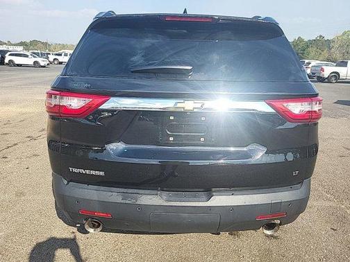 Mosaic Black Metallic 2021 Chevrolet Traverse LT Cloth