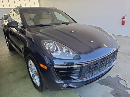 Sapphire Blue Metallic 2016 Porsche Macan S