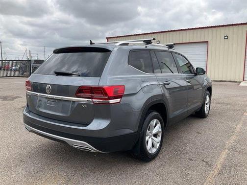 Platinum Gray Metallic 2018 Volkswagen Atlas 3.6L SE w/Technology
