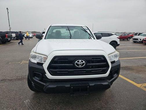 2017 Toyota Tacoma SR