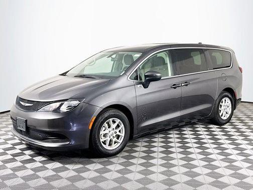 2022 Chrysler Voyager LX