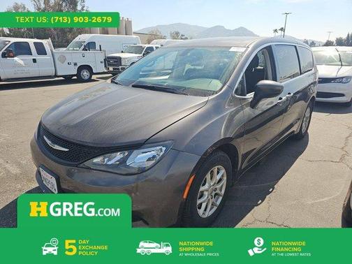 2022 Chrysler Voyager LX