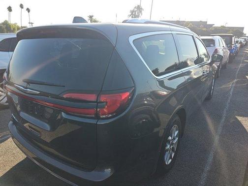 2021 Chrysler Pacifica Touring-L