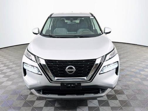Brilliant Silver Metallic 2022 Nissan Rogue SV