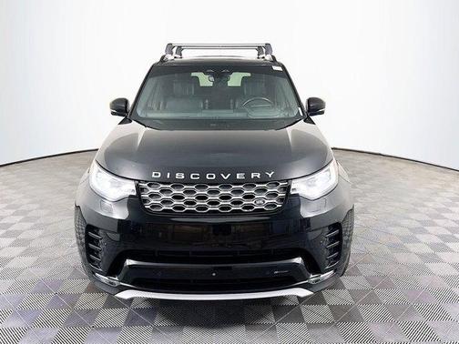 Santorini Black 2023 Land Rover Discovery P360 Metropolitan Edition