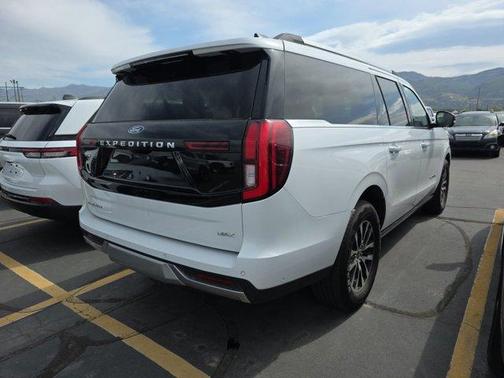 Oxford White 2025 Ford Expedition Max Platinum