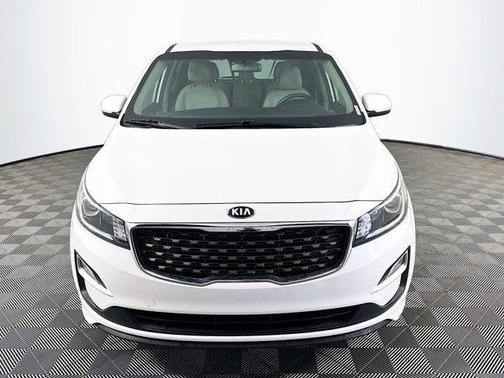 Snow White Pearl 2020 Kia Sedona LX