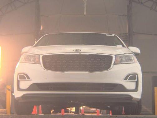 Snow White Pearl 2020 Kia Sedona LX