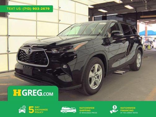Midnight Black Metallic 2025 Toyota Highlander LE