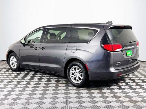 Granite Crystal Clearcoat Metallic 2020 Chrysler Voyager LX