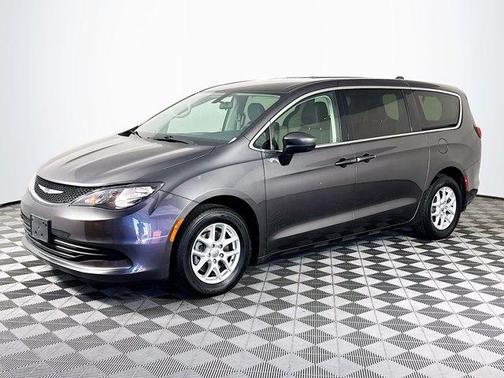 Granite Crystal Clearcoat Metallic 2020 Chrysler Voyager LX