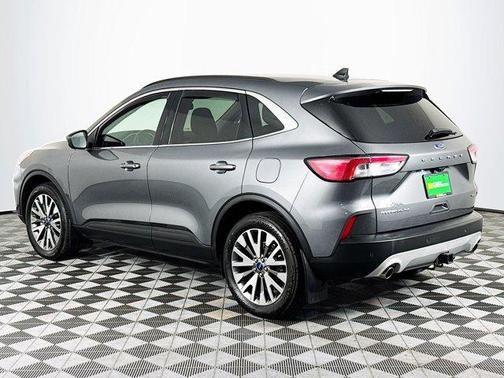 2022 Ford Escape Titanium Hybrid