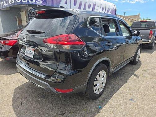 Magnetic Black 2018 Nissan Rogue S