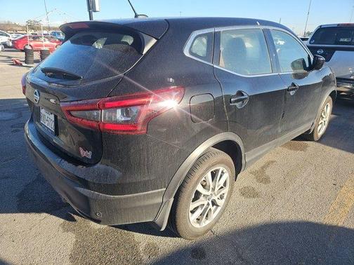 2022 Nissan Rogue Sport S