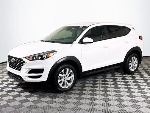 White Cream 2021 Hyundai TUCSON SE