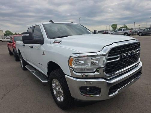 Bright White Clearcoat 2024 RAM 2500 Big Horn