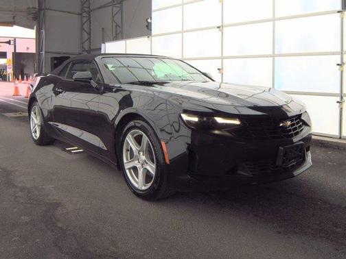 Mosaic Black Metallic 2019 Chevrolet Camaro 1LT