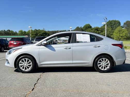 2022 Hyundai Accent SEL