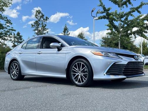 2021 Toyota Camry Hybrid XLE