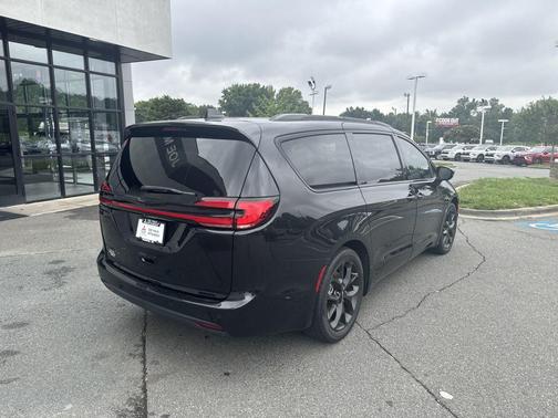 2021 Chrysler Pacifica Touring