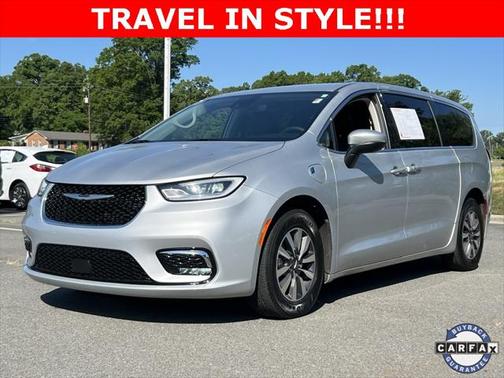 2023 Chrysler Pacifica Hybrid Touring L
