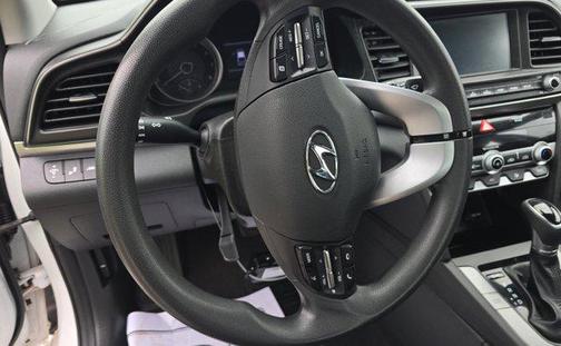 Quartz White Pearl 2020 Hyundai ELANTRA SEL