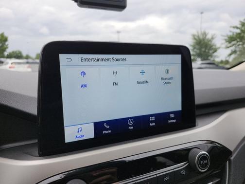 STAR WHITE METALLIC TRI-COAT 2020 Ford Escape SE