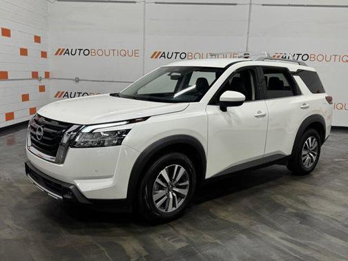 2023 Nissan Pathfinder SL 4WD