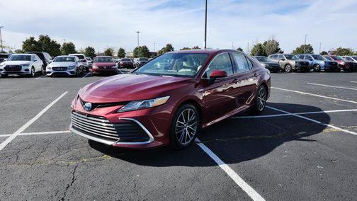 2021 Toyota Camry Hybrid XLE