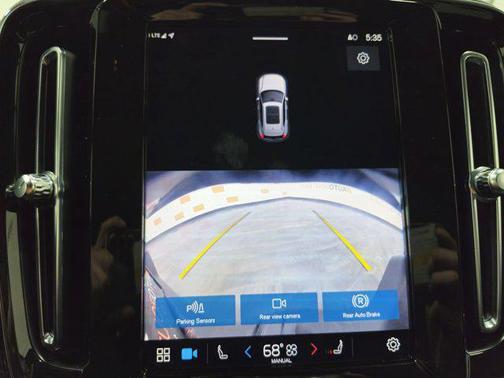 2024 Volvo XC40 B5 Core Bright Theme