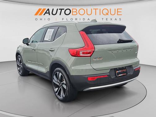 Sage Green Metallic 2024 Volvo XC40 B5 Plus Bright Theme