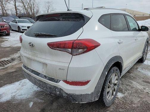 2017 Hyundai TUCSON SE