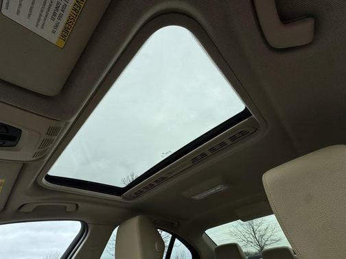 Glacier Silver Metallic 2018 BMW 320 i