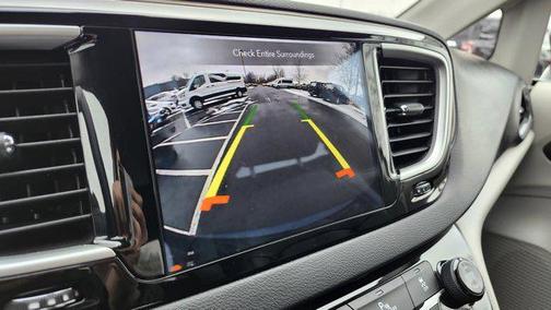 2018 Chrysler Pacifica Touring-L