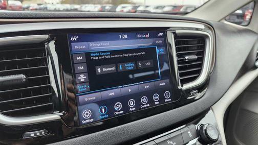 2018 Chrysler Pacifica Touring-L