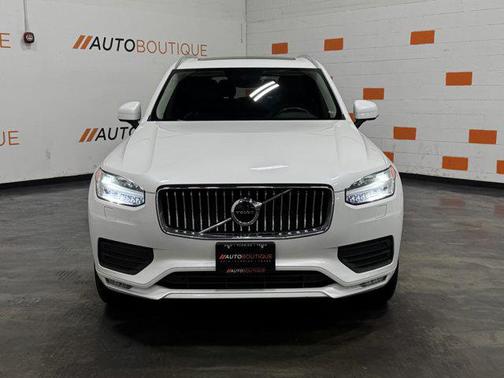 2022 Volvo XC90 T5 Momentum